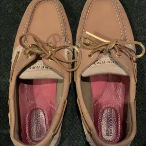 OBO Women’s sperry’s shoes!